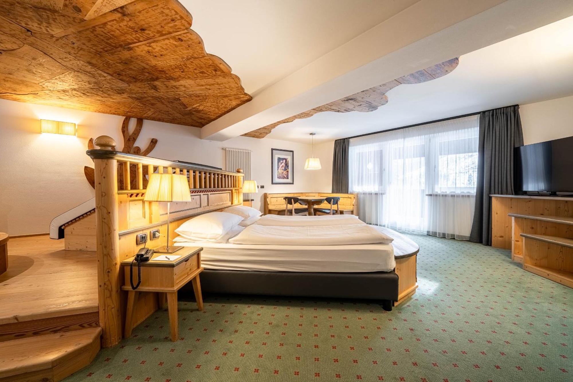 Croce Bianca Leisure & Spa Hotel Canazei Luaran gambar