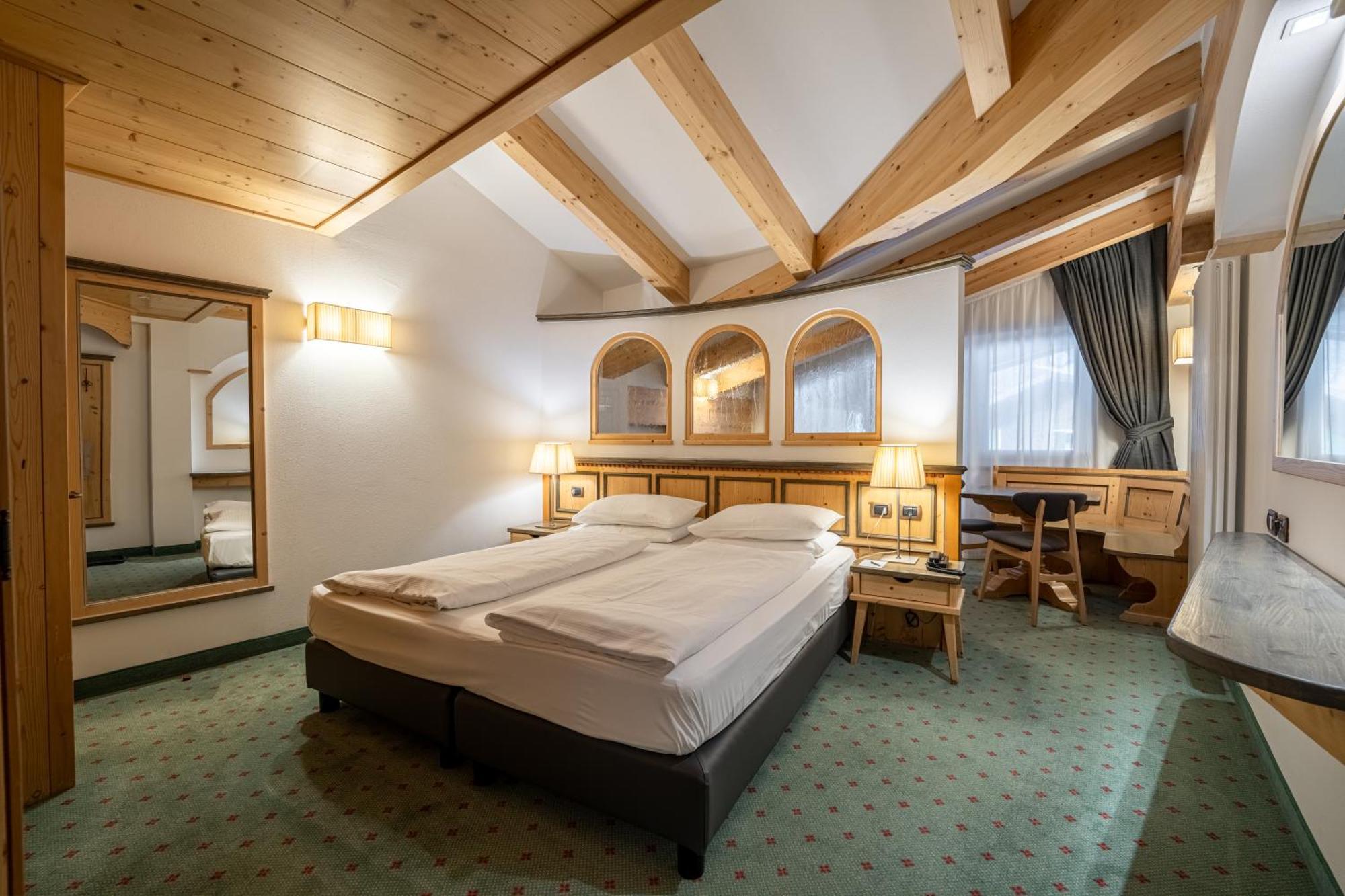 Croce Bianca Leisure & Spa Hotel Canazei Luaran gambar